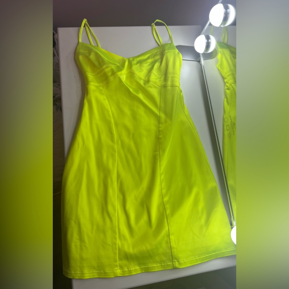 worn once! size xs!